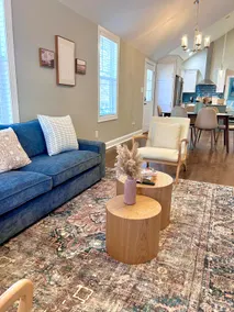 Stylish Pet Retreat Near Downtown - Image 3