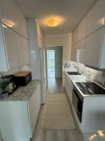 2 bedroom apartment with balcony in the city center - Image 5