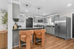 Modern cozy home ~ open concept - Image 4