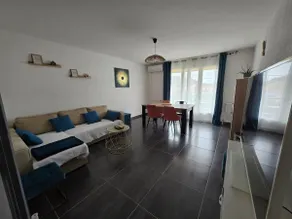 Air-conditioned 2-bedroom apartment - Image 2