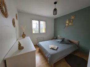 Air-conditioned 2-bedroom apartment - Image 3