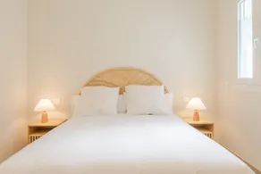 Apartamentos de Juan, Apartment with queen bed. - Image 3
