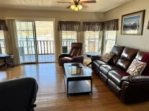 Buster's River Retreat - Image 4