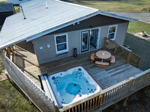Willow Retreat | 14 min to NRG, private hot tub - Image 3