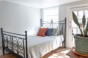 Sunlit Apartment in the heart of West Philly - Image 3