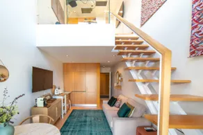 Metropolitan City Center Charming Duplex with AC - Image 3