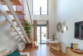 Metropolitan City Center Charming Duplex with AC - Image 5