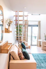 Metropolitan City Center Charming Duplex with AC - Image 2