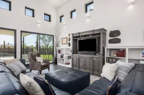 Desert Oasis with Incredible Mountain Views - Image 3