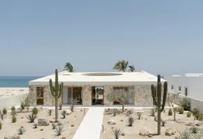 Casa Suna: Beachfront 6BR | Chef | Pool & Jacuzzi - Image 3