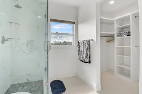 Cozy Home in Newton - Image 5