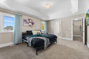 Castle Escape: Stylish 5B/2.5B, Kitchen, Parking! - Image 4