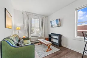 Modern 1BR Downtown | King Bed + Parking, Snowshoe - Image 3