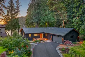 Chuckanut Beachfront Sanctuary - Image 2