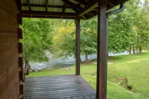 Rippling Waters Retreat | Riverfront Rustikke Cabin i Townsend, TN - Image 4