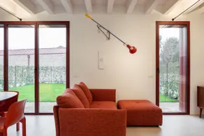 Apartment with garden - Image 3