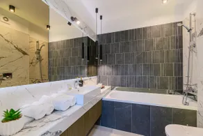 MoHost Grey | Sleek Stay near Coresi Mall - Image 4