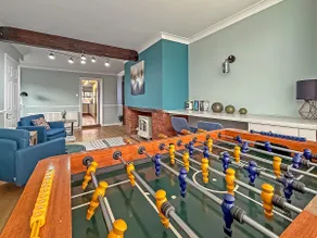 Sleeps 5 | House | 3 Beds | Foosball | 2 Toilets - Image 2