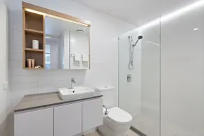 Citystyle Exec 1Brm with Balcony Apartments - Image 5