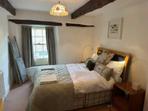 3 Story Spacious Cottage - Image 4