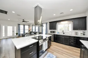 Boardwalk Bungalow Family Fun for All - Sleeps 10 - Image 2
