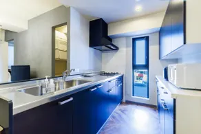 Maximum 8 people. Free parking available for 1 car. 10 minutes from the airport! Great access. Newly built 3LDK rental (1 bathroom, 1 toilet) - Image 5