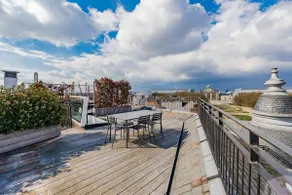 Luxury Penthouse with Panoramic Views 3BR - Image 3
