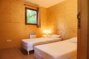 Cozy lakeside cottage - Image 2