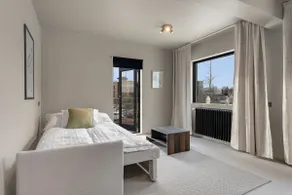 Apartment by the sea in the heart of Hafnarfjörður - Image 5
