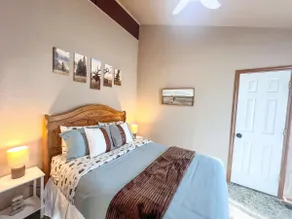 Pet friendly- Waterfront Home with Game room - Image 3