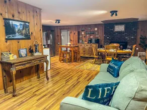 Pet friendly- Waterfront Home with Game room - Image 2
