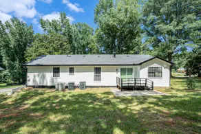 Cozy Home in Lilburn - Image 3
