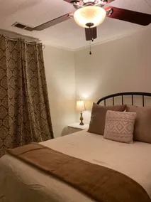 In town cottage - Image 5