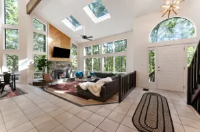 5BR Hot Tub, Sauna, GameRoom, Lake Access - Image 4
