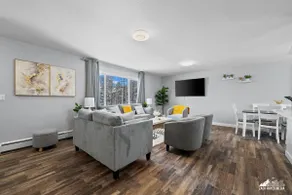 Modern Townhome ~ Close to Airport - Image 3