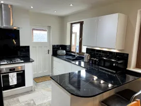 3 Bed House in Honeywell - Image 2