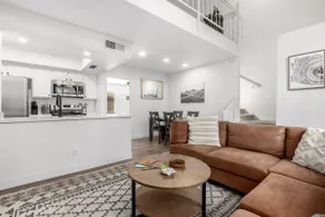 Exceptional community! Biltmore/Arcadia location. Impeccable! King Bed! - Image 3