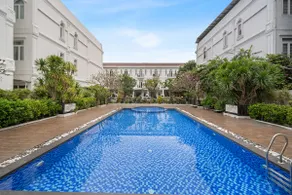4BRs center | free public pool | balcony view pool - Image 2