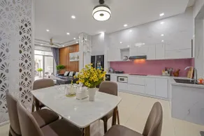 4BRs center | free public pool | balcony view pool - Image 4