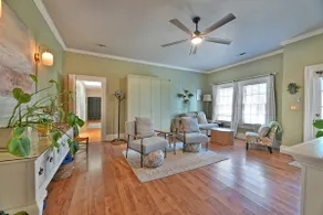 Charming 2BR Carriage House Outside Jacksonville - Image 3