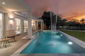 Elegant Seaview Villa & Private - Image 4