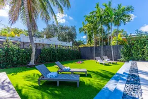 Stunning Tropical Pool House Miami Coconut Grove - Image 4