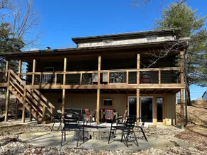 Newly Remodeled 3-Bedroom Log cabin - Image 3
