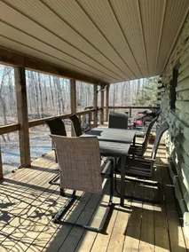 Newly Remodeled 3-Bedroom Log cabin - Image 2