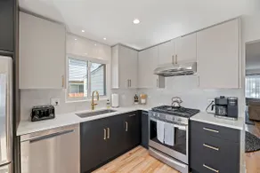 Renovated Mid-Century, 4 bed/2.1 bath townhome - Image 2