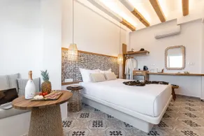 Flèria Seaview Suites - Image 2