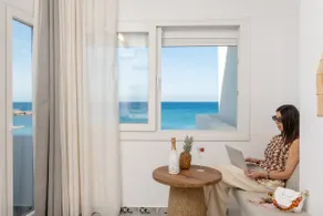 Flèria Seaview Suites - Image 5