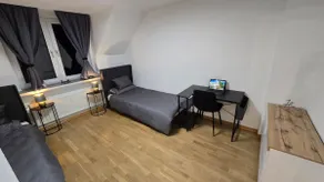 Your home in Bochum: Stylish 80 sqm apartment - Image 5