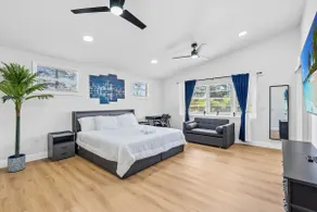 Hidden Gem in St. Pete! Modern 4BR Oasis Awaits - Image 4