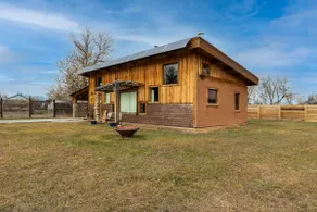 Off-Grid Cottage at Granny Flats - Image 3